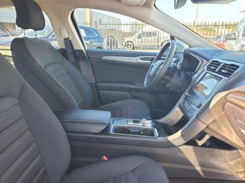 Used 2019 Ford Fusion SE image 34