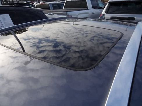 Used 2021 Lexus UX 250h w/ Premium Package image 18