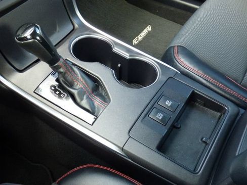 Used 2016 Toyota Camry SE FWD image 25