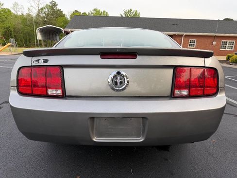 Used 2009 Ford Mustang Coupe RWD image 6