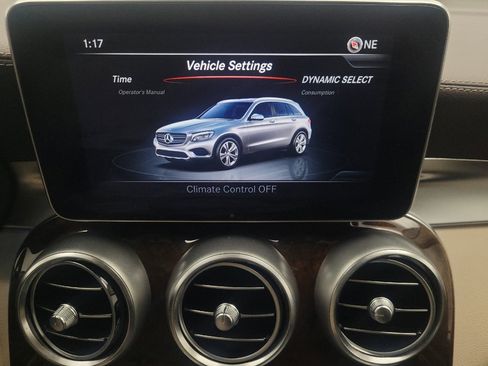 Used 2016 Mercedes-Benz GLC 300 4MATIC image 25