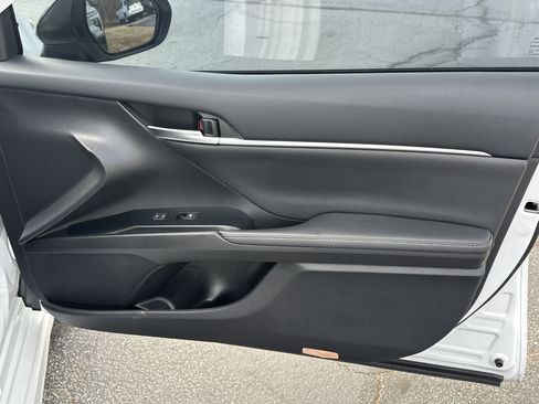 Used 2020 Toyota Camry XSE image 16