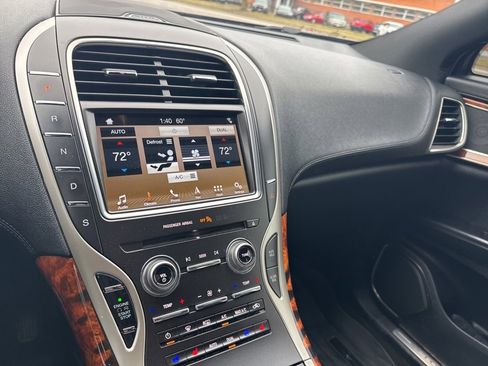 Used 2018 Lincoln MKX Reserve image 10