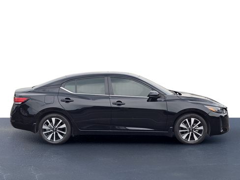Used 2024 Nissan Sentra SV w/ SV Premium Package FWD image 7