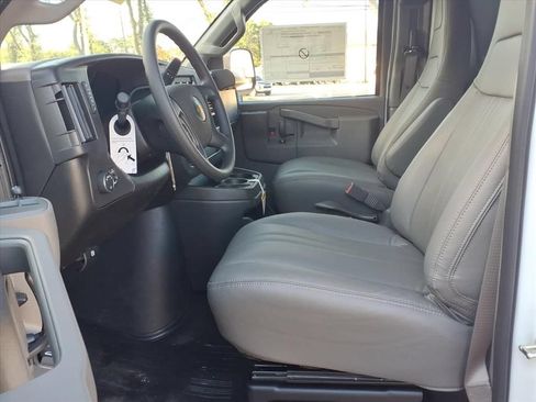 New 2026 Chevrolet Express 2500 w/ Driver Convenience Package RWD image 20