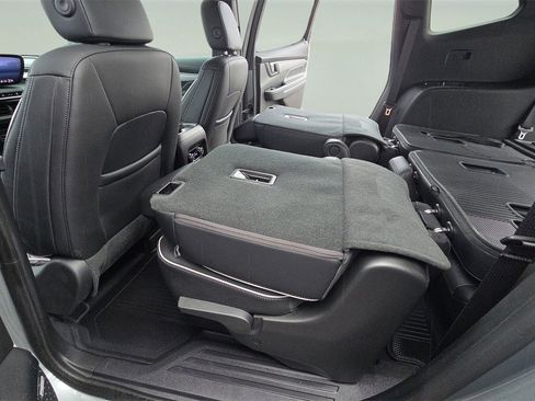 Used 2025 Buick Enclave Preferred w/ LPO, Floor Liner Package image 36