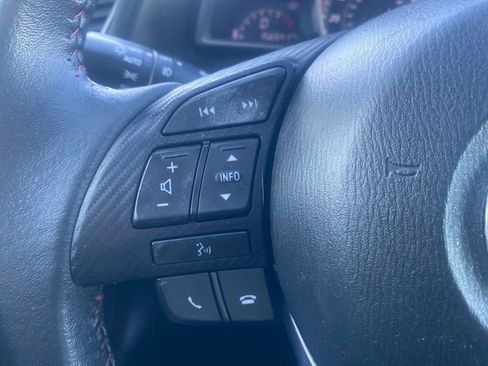 Used 2016 MAZDA MAZDA3 i Touring w/ Popular Equipment Package image 11