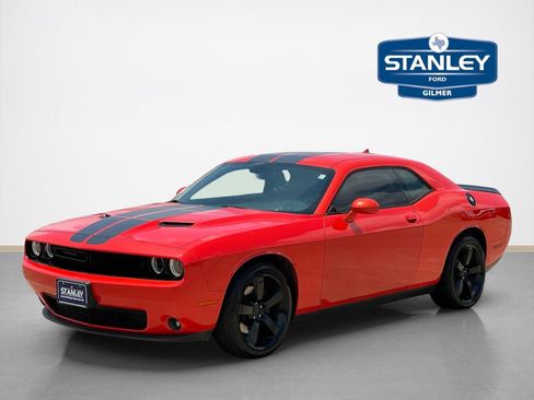 Used 2017 Dodge Challenger SXT Plus RWD image 3