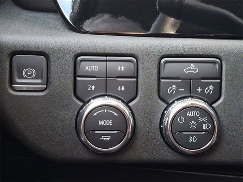 Used 2023 GMC Sierra 1500 Elevation image 23