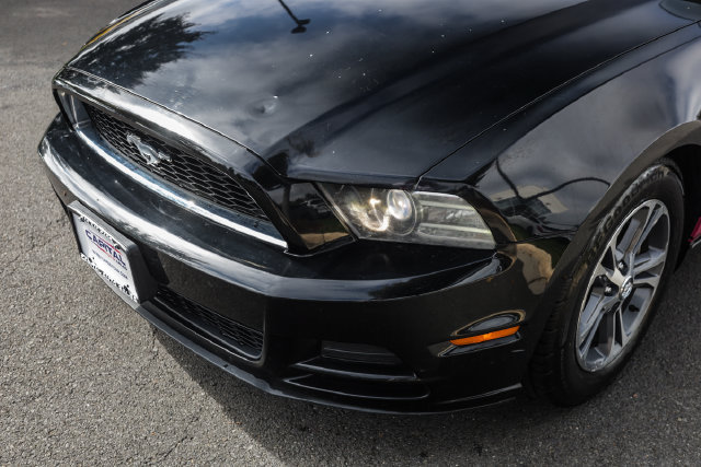 Used 2014 Ford Mustang Premium RWD image 9