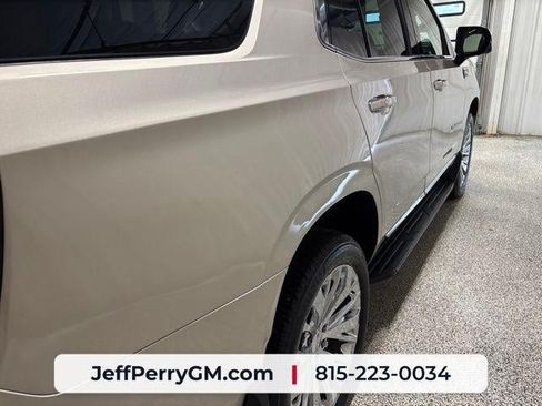 Used 2021 GMC Yukon SLT w/ SLT Luxury Plus Package AWD/4WD image 9