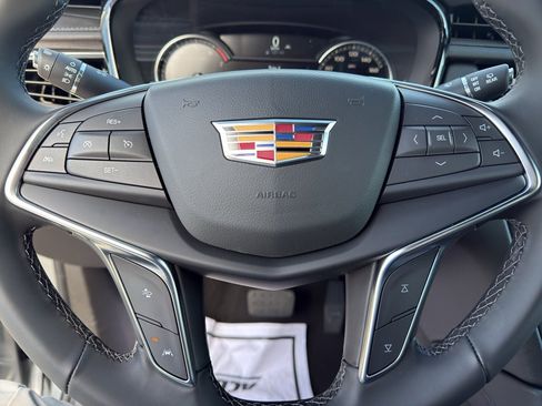New 2026 Cadillac XT5 Luxury image 19
