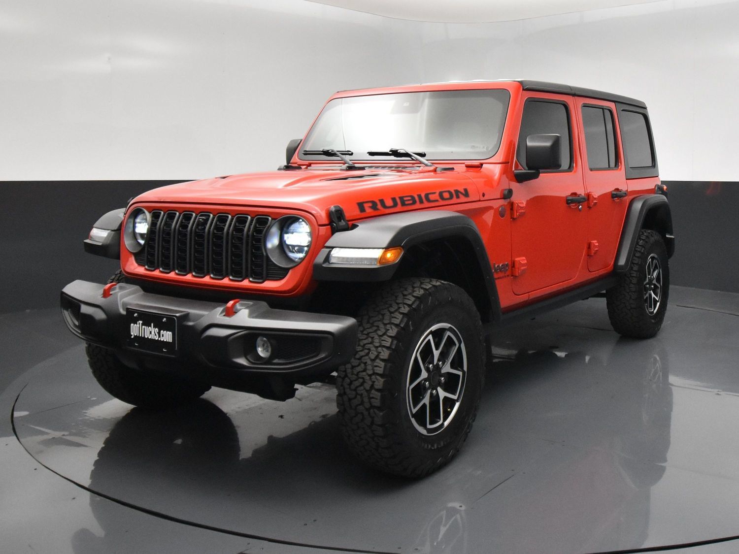 Used 2024 Jeep Wrangler Unlimited Rubicon w/ Technology Group AWD/4WD image 2