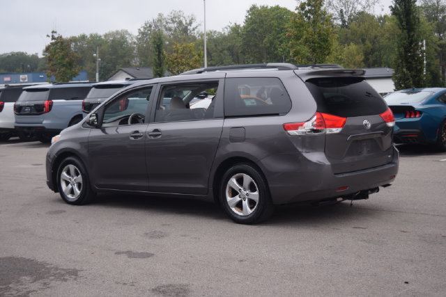 Used 2014 Toyota Sienna LE FWD image 23