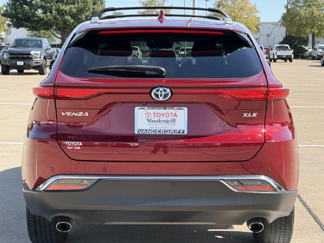 Used 2024 Toyota Venza XLE AWD/4WD image 5