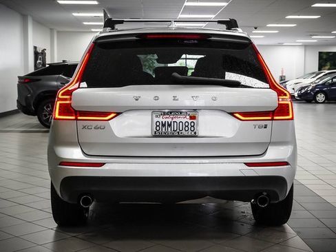 Used 2019 Volvo XC60 T8 Momentum image 7