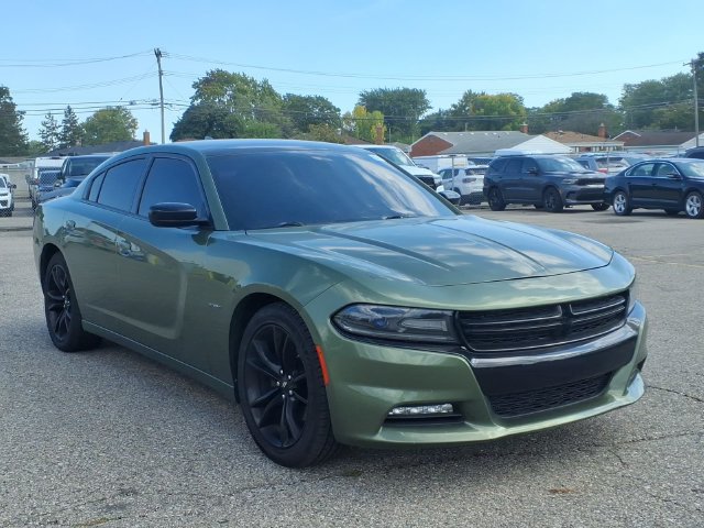 Used 2018 Dodge Charger R/T w/ Blacktop Package RWD image 3
