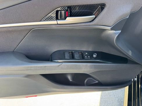 Used 2025 Toyota Camry LE image 13