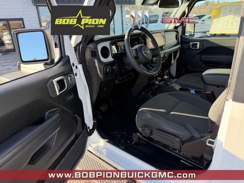 Used 2025 Jeep Wrangler Sport image 15