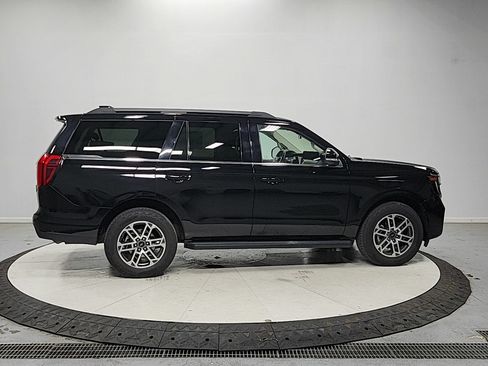 Used 2025 Ford Expedition Active AWD/4WD image 8