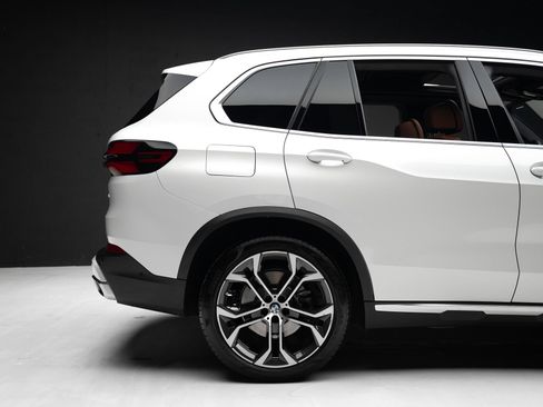 Used 2024 BMW X5 sDrive40i w/ Premium Package RWD image 37