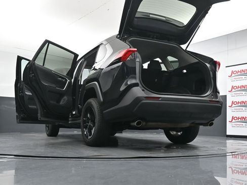 Used 2023 Toyota RAV4 XLE FWD image 47