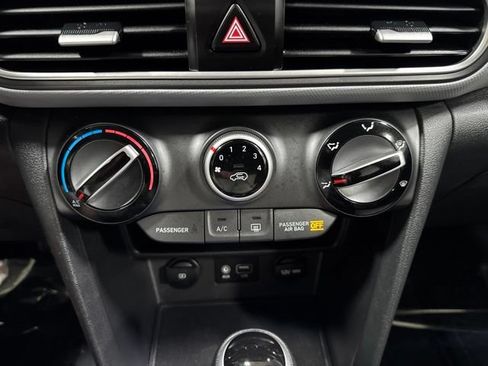 Used 2019 Hyundai Kona SE AWD/4WD image 16