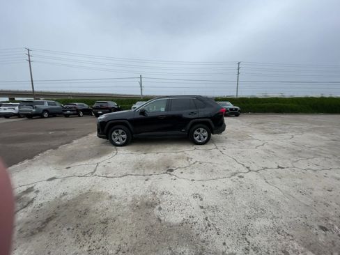 Used 2025 Toyota RAV4 LE image 16