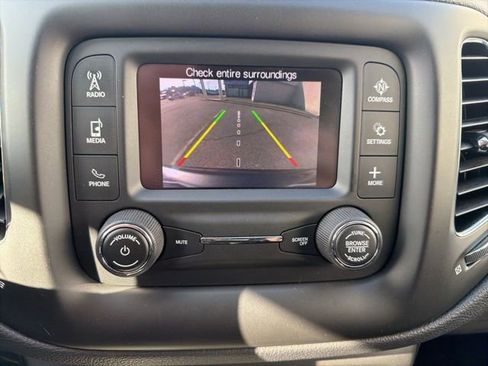 Used 2017 Jeep Compass Latitude FWD image 23