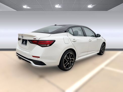 New 2025 Nissan Sentra SR image 9