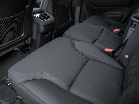 New 2026 Volvo XC90 B6 Plus w/ Protection Package Premier image 32