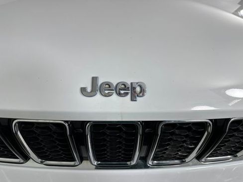 Used 2023 Jeep Grand Cherokee Overland image 9