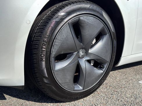 Used 2019 Tesla Model 3 Mid Range image 12