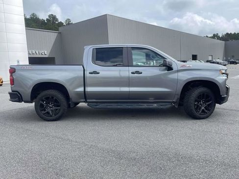 Used 2021 Chevrolet Silverado 1500 LT Trail Boss w/ Convenience Package II AWD/4WD image 2