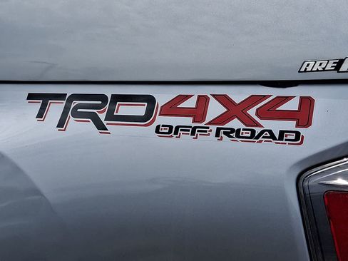 Used 2023 Toyota Tacoma TRD Off-Road w/ TRD Premium Off Road Package AWD/4WD image 35