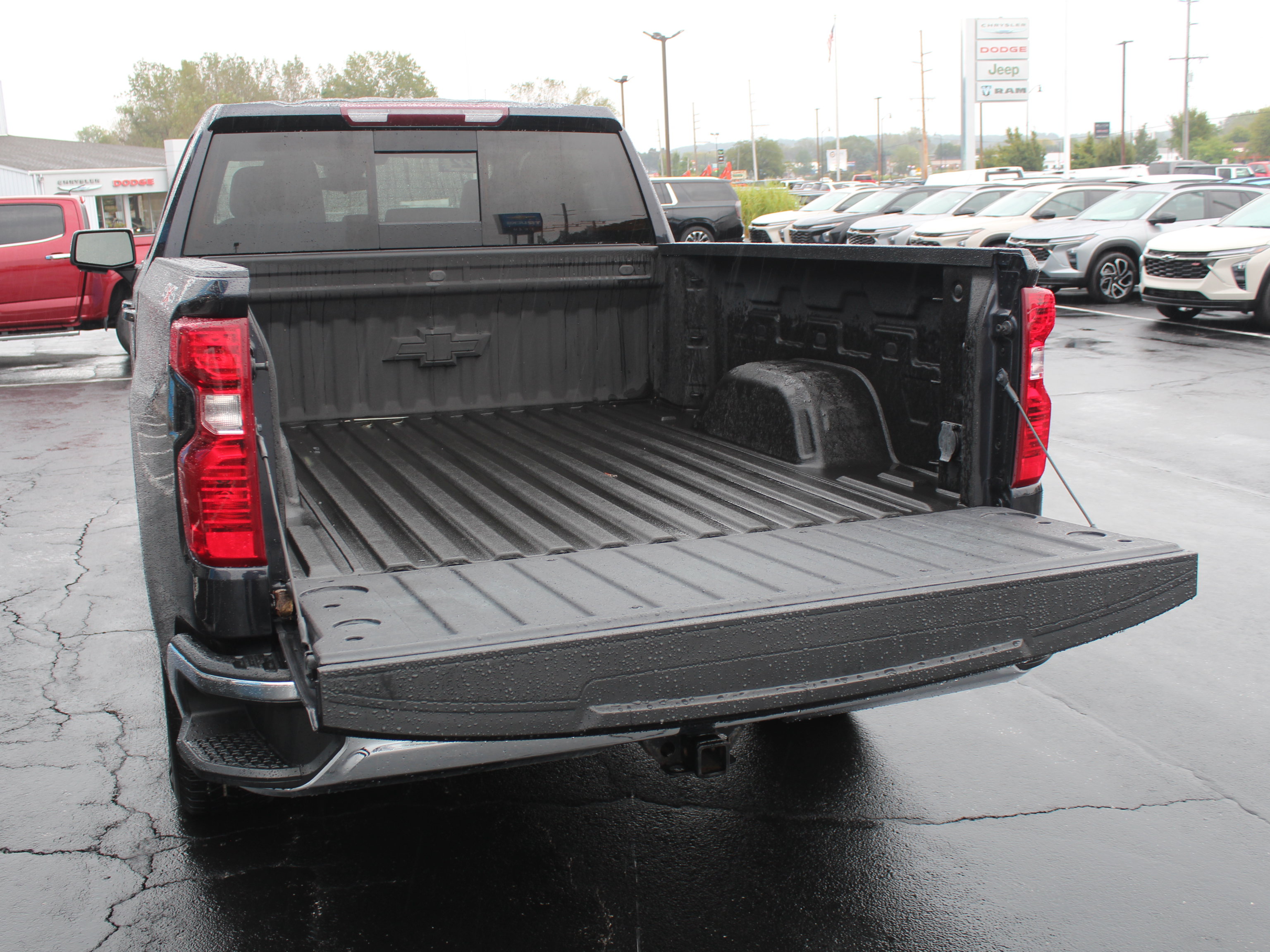 Used 2022 Chevrolet Silverado 1500 LT w/ Safety Package AWD/4WD image 29
