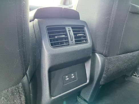 Used 2025 Nissan Rogue SV image 24