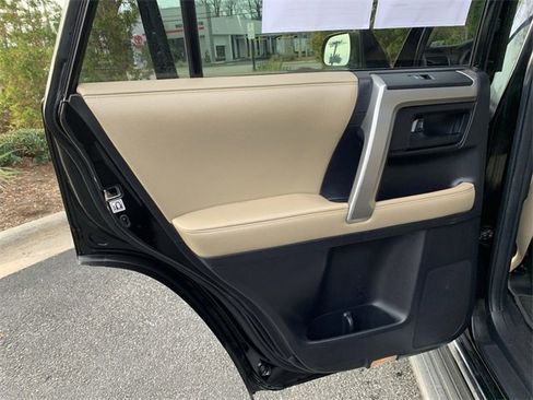 Used 2013 Toyota 4Runner Limited image 15