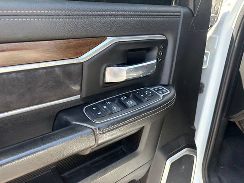 Used 2024 RAM 2500 Laramie AWD/4WD image 7