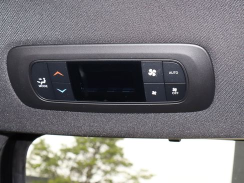 New 2026 Chrysler Pacifica Select image 20