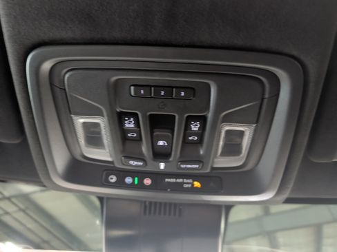 Used 2025 GMC Sierra 2500 AT4X AWD/4WD image 14