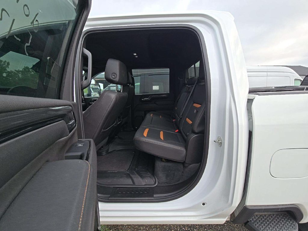 Used 2024 GMC Sierra 2500 AT4 w/ AT4 Preferred Package AWD/4WD image 3