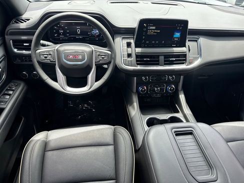 Used 2024 GMC Yukon SLT w/ SLT Luxury Package RWD image 24