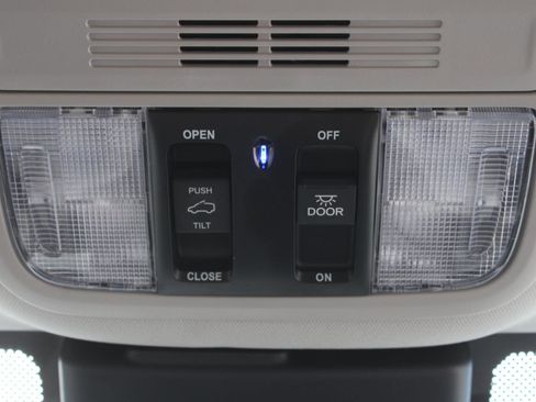 Certified 2026 Honda Odyssey EX-L image 13