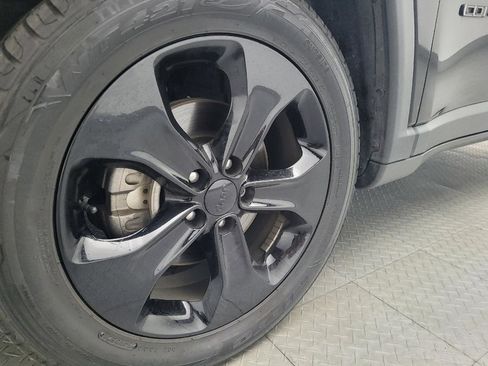 Used 2019 Jeep Compass Latitude FWD image 31