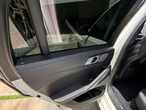 Used 2021 BMW X6 sDrive40i w/ M Sport Package RWD image 17