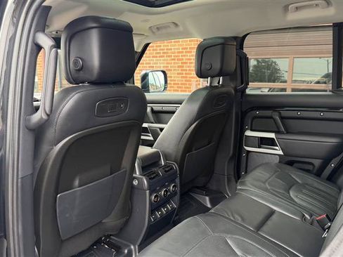 Used 2020 Land Rover Defender 110 HSE AWD/4WD image 19