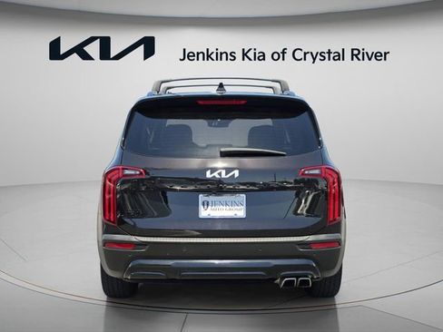 Certified 2022 Kia Telluride EX w/ EX Premium Package AWD/4WD image 8