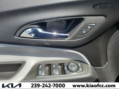 Used 2023 Chevrolet Equinox LT AWD/4WD image 21
