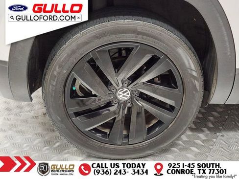 Used 2022 Volkswagen Atlas Cross Sport SE image 9